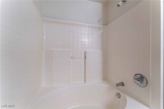 Building Photo - 5855 Valley Dr