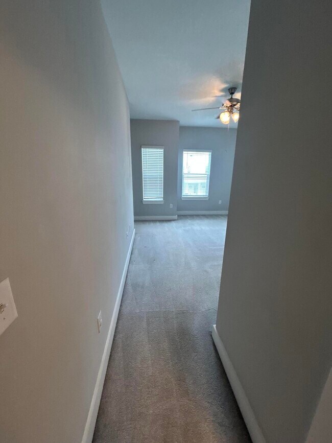 Building Photo - 147 N Sand Palm Rd