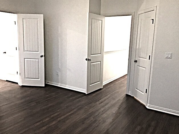 Building Photo - 2725 Wolfcreek