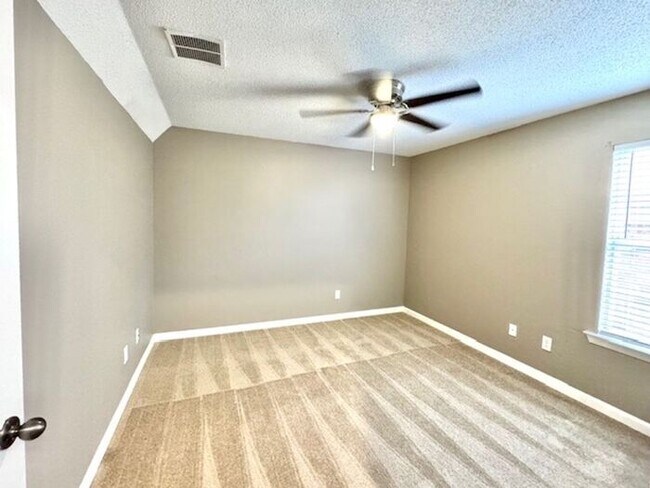 Building Photo - Now Leasing a 4-bedroom 2.5 bath home in Cordova off of Macon and Houston Levee