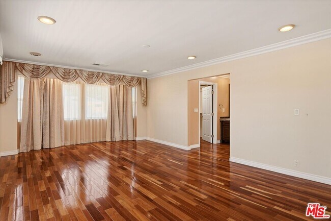Building Photo - 4131 Mantova Dr