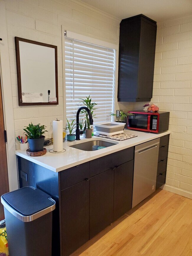 Building Photo - Remington1705 (KC-JF)