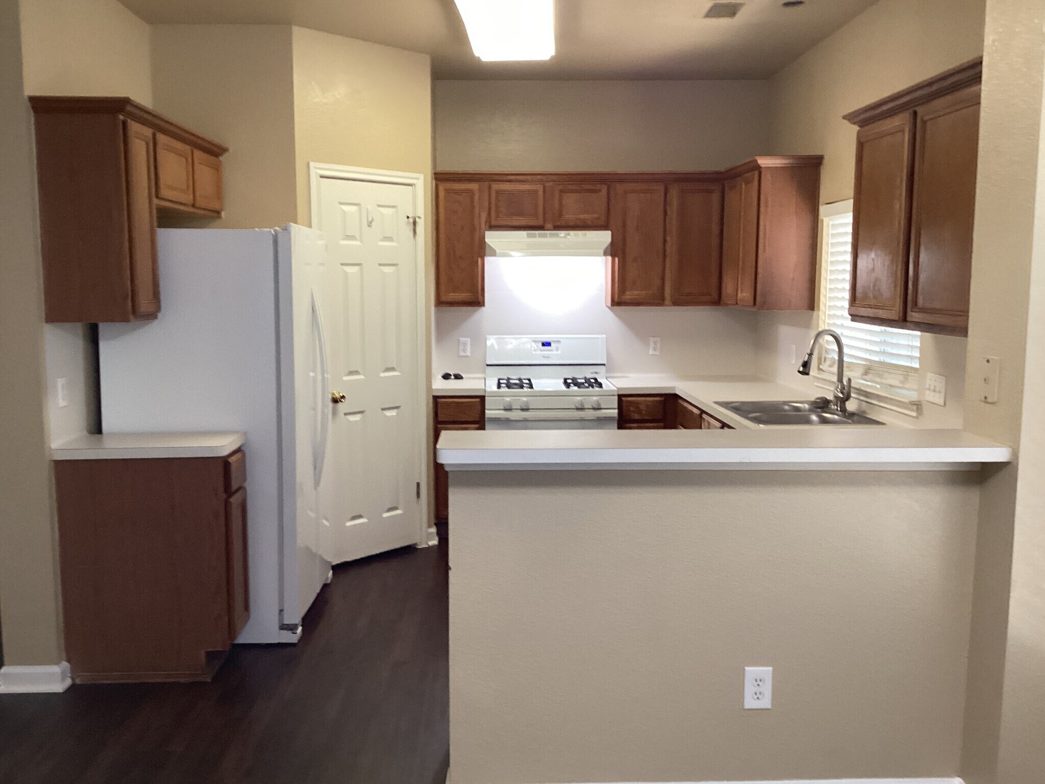 Building Photo - 3608 Cheyenne St