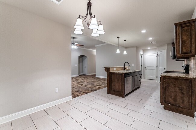 Building Photo - 2091 Eagle Dr