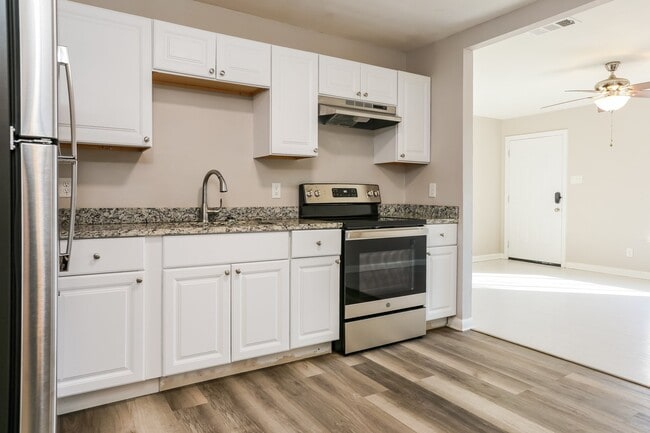 Building Photo - 30 Eaton Dr