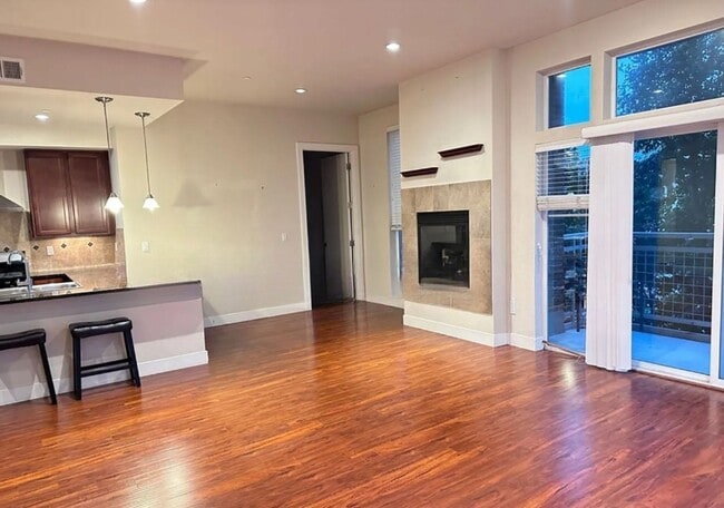 Building Photo - Long Realty & Property Management - Bluepr...