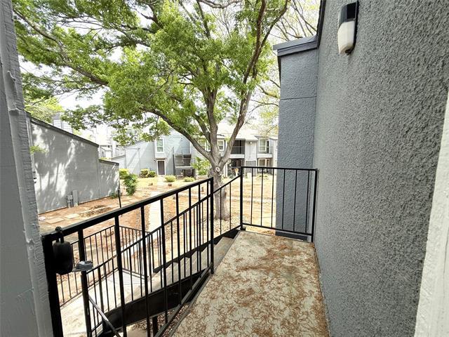 Building Photo - 9696 Walnut St