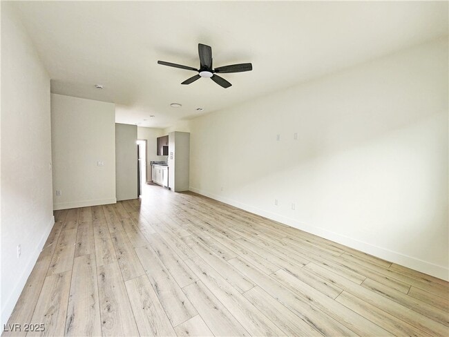 Building Photo - 1340 E Arrowhead St