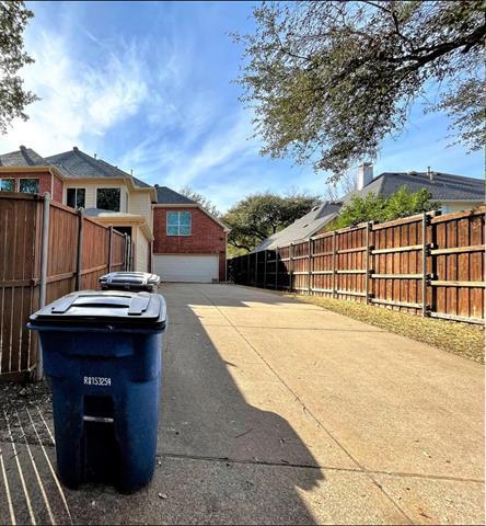 Building Photo - 18716 Greenside Dr