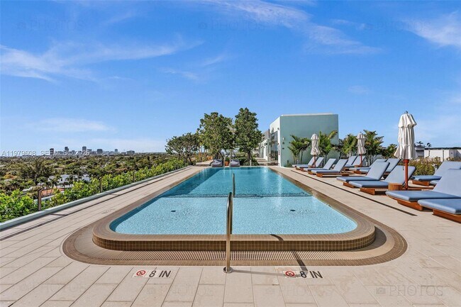 Building Photo - 9201 E Bay Harbor Dr