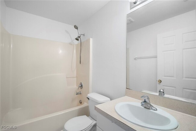 Building Photo - 4646 15th St SW