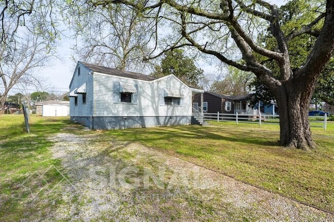 Building Photo - 5836 Court Q