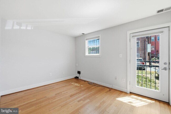 Building Photo - 1413 11th St NW