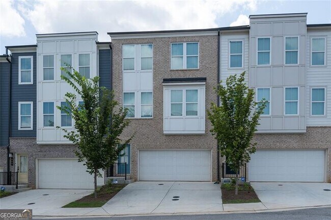 Primary Photo - 381 Skylar Way SE