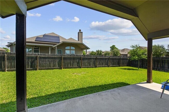 Building Photo - One-and-a-half story, 4 bedroom home - Available early June!