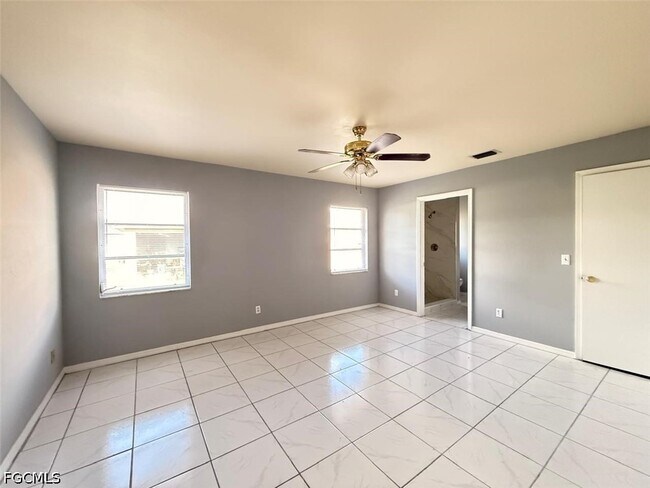 Building Photo - 1409 SW 10th St