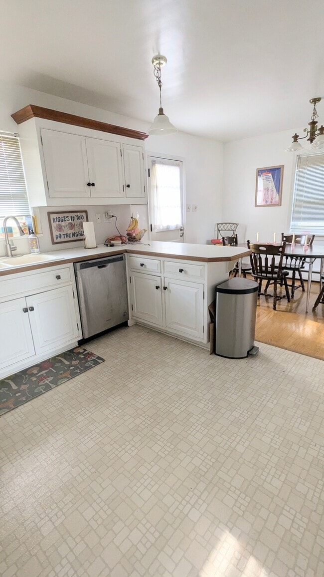 Building Photo - 2343 Penrose Dr