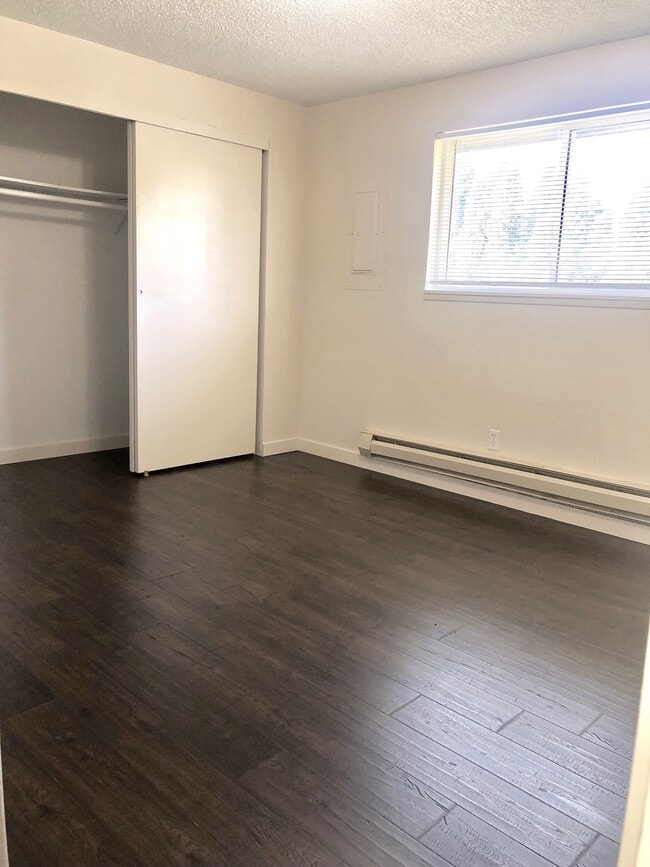 Building Photo - Kennewick 4-Plex