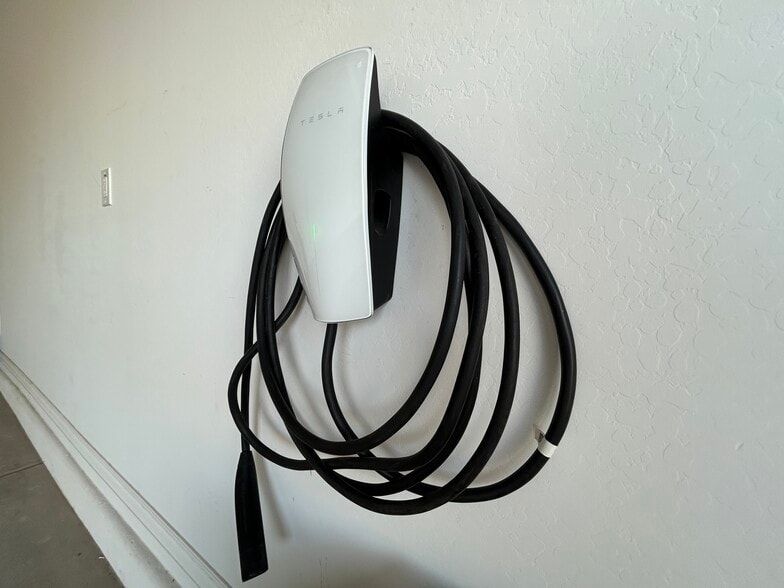 Building Photo - 8731 W Wagon Wheel Dr