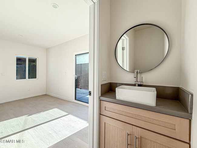 Building Photo - 2619 Veteran Ave