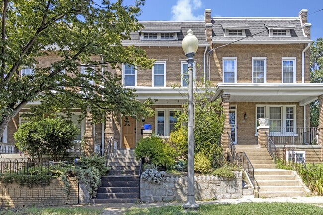 Primary Photo - 503 Decatur St NW