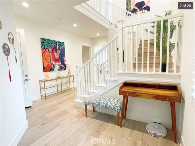 Building Photo - 120 Statura