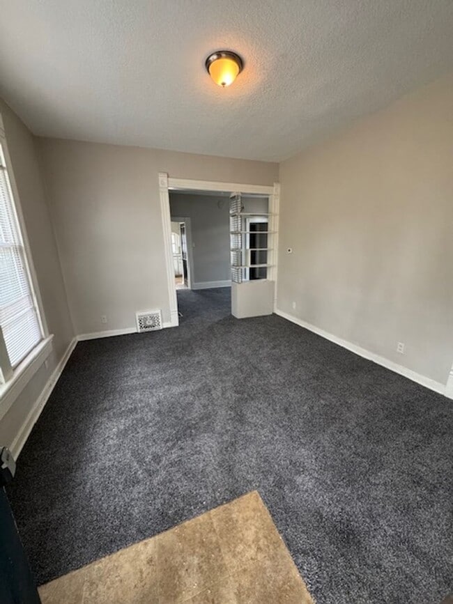 Building Photo - 1637 Howell St