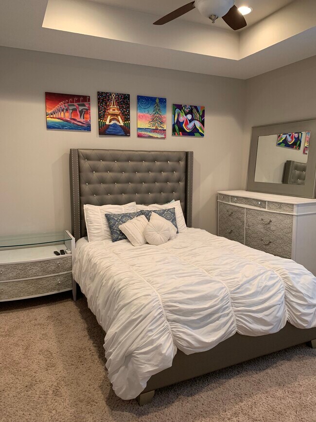 Building Photo - 161 Escanaba Ave