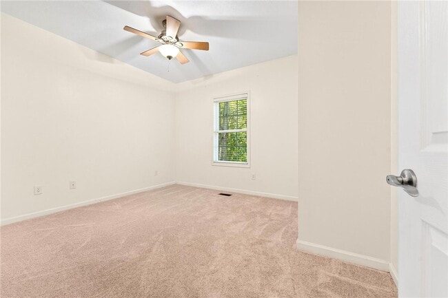 Building Photo - 307 Willow Brook Ln