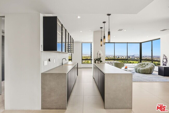 Building Photo - 10350 Wilshire Blvd