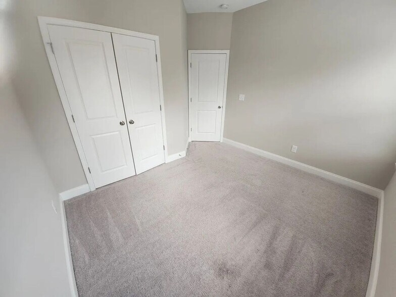 Building Photo - 4560 Mikajack Dr SE