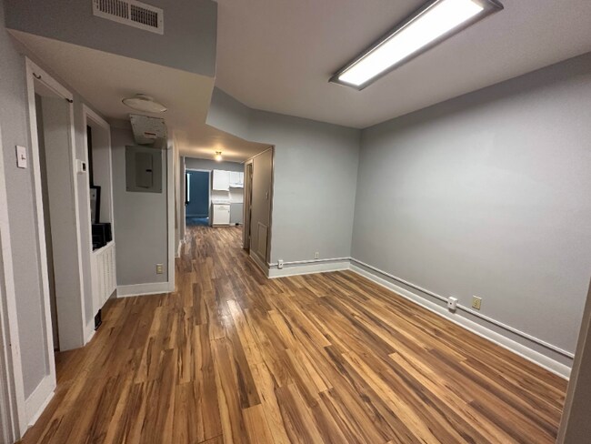 Building Photo - 19 Market St