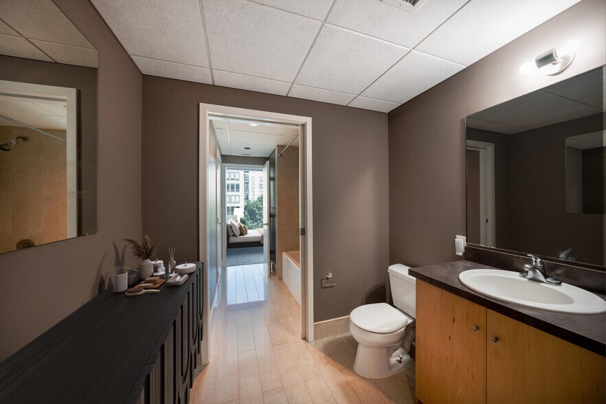 Building Photo - 8151 33rd Ave S