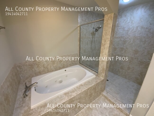 Building Photo - 5207 Manorwood Dr