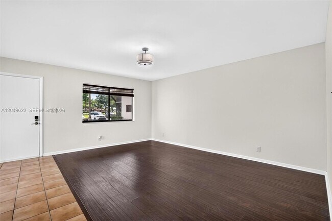 Building Photo - 9920 NW 68th Pl