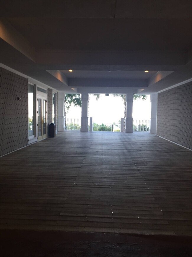 Building Photo - Fabulous Waterfront Condo in Coveted "Harbour Village" on Beautiful St. Andrew's Bay!