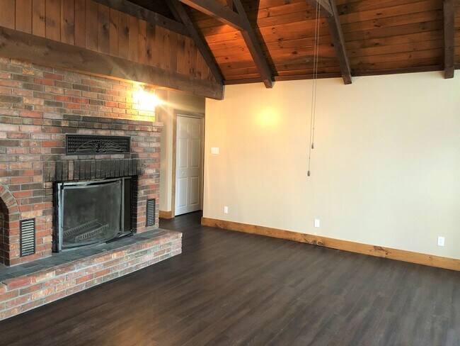 Building Photo - 350 Route 7 South, Unit 102