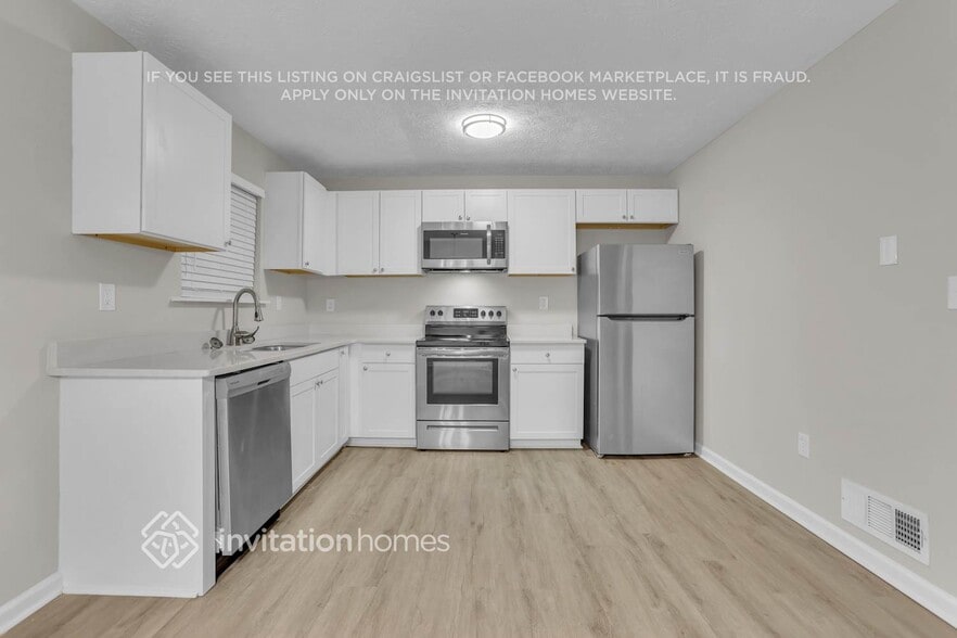 Building Photo - 1242 S Indian Creek Dr