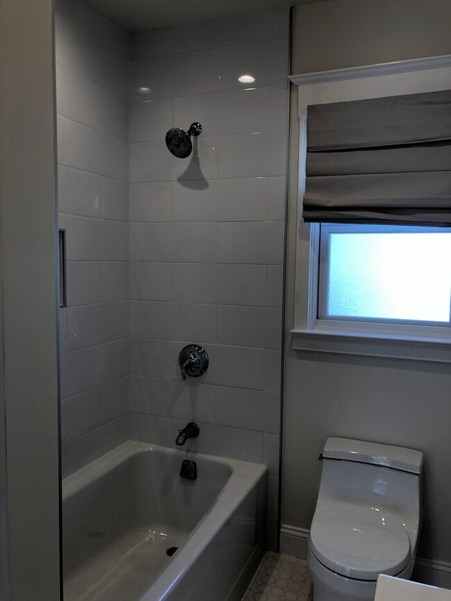 Building Photo - Remodeled House Walking Distance to Burlingame Ave