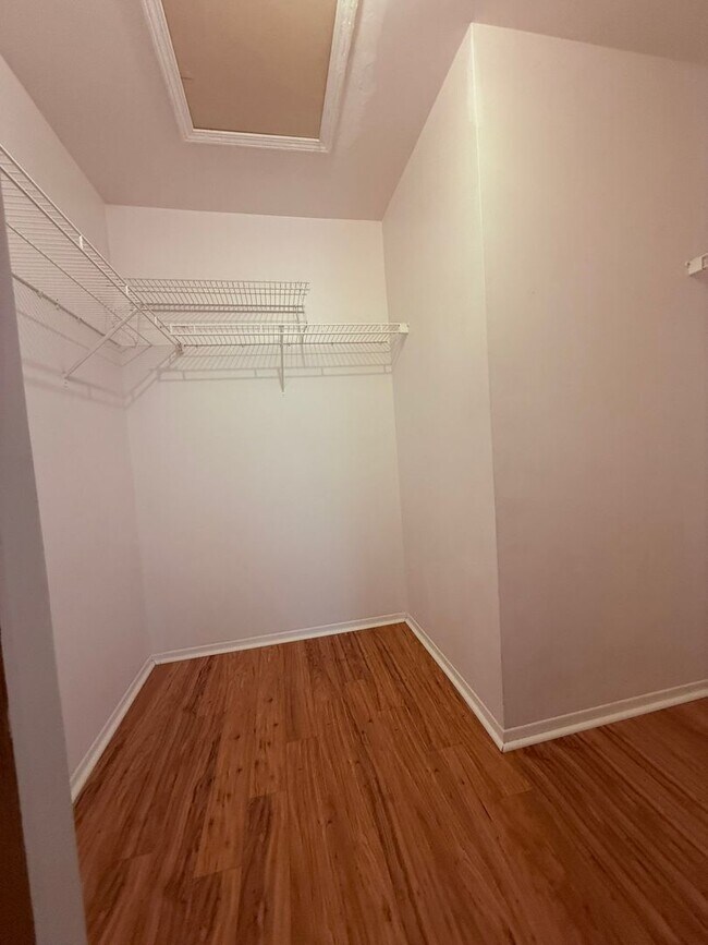 Building Photo - 3025 Forest Creek Ct