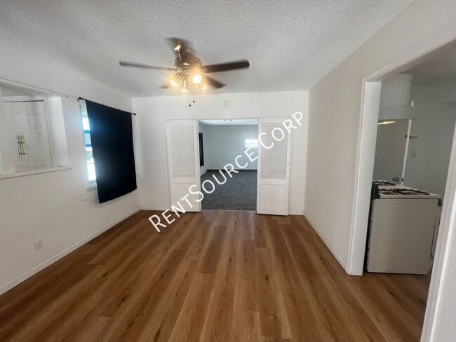 Building Photo - 850 Linda Ln