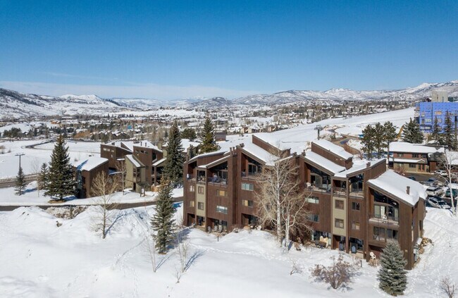 Building Photo - 2160 Mt Werner Cir