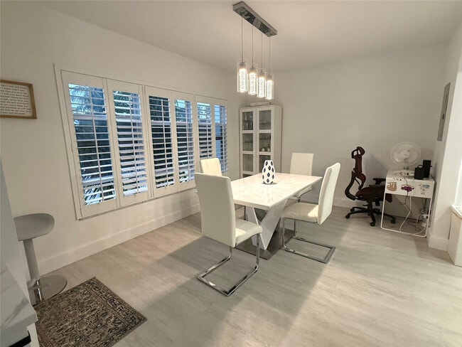 Building Photo - 3550 Galt Ocean Dr