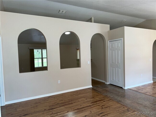 Building Photo - 3 Lindwood Ct
