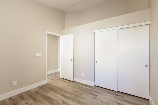 Building Photo - 805 Rio Poco Ct