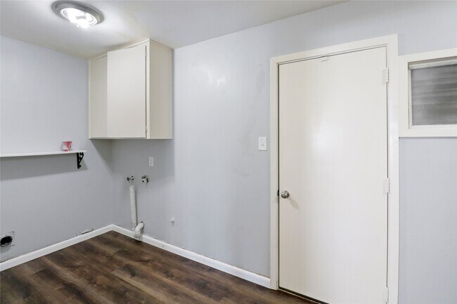 Building Photo - 238 Sleepy Hollow Dr