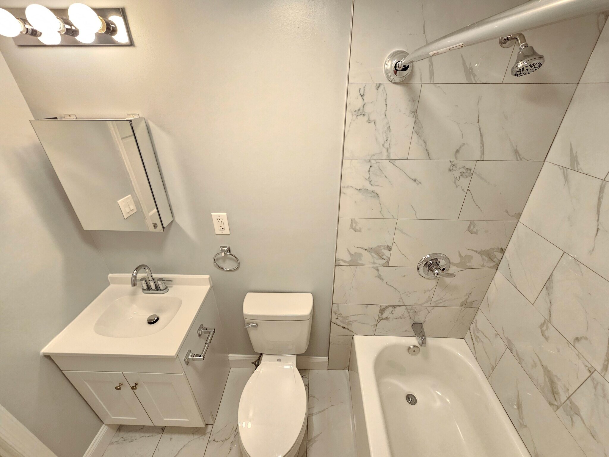 Building Photo - 930 E Passyunk Ave