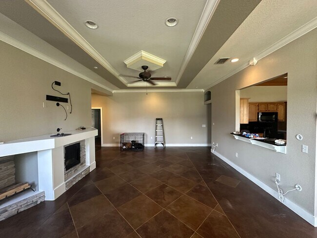 Building Photo - ***Spacious Country Living with Modern Com...