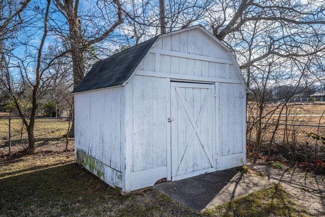 Building Photo - 4 Bedroom Rental Available February 15th!