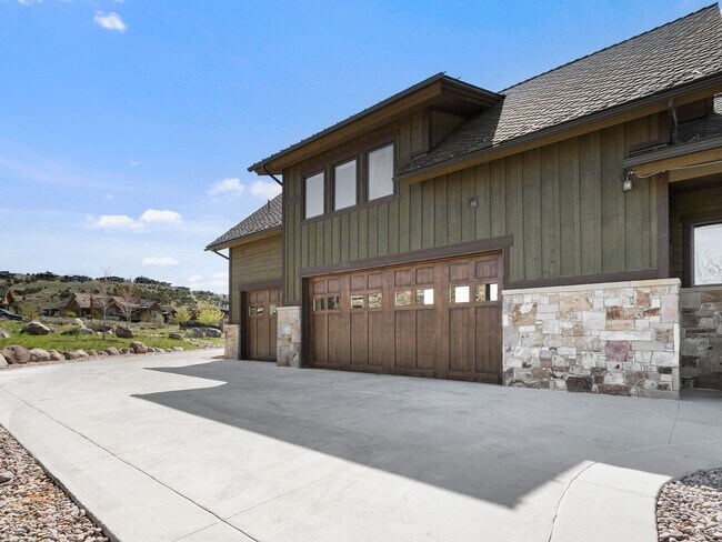 Building Photo - 1075 N Oquirrh Mountain Dr
